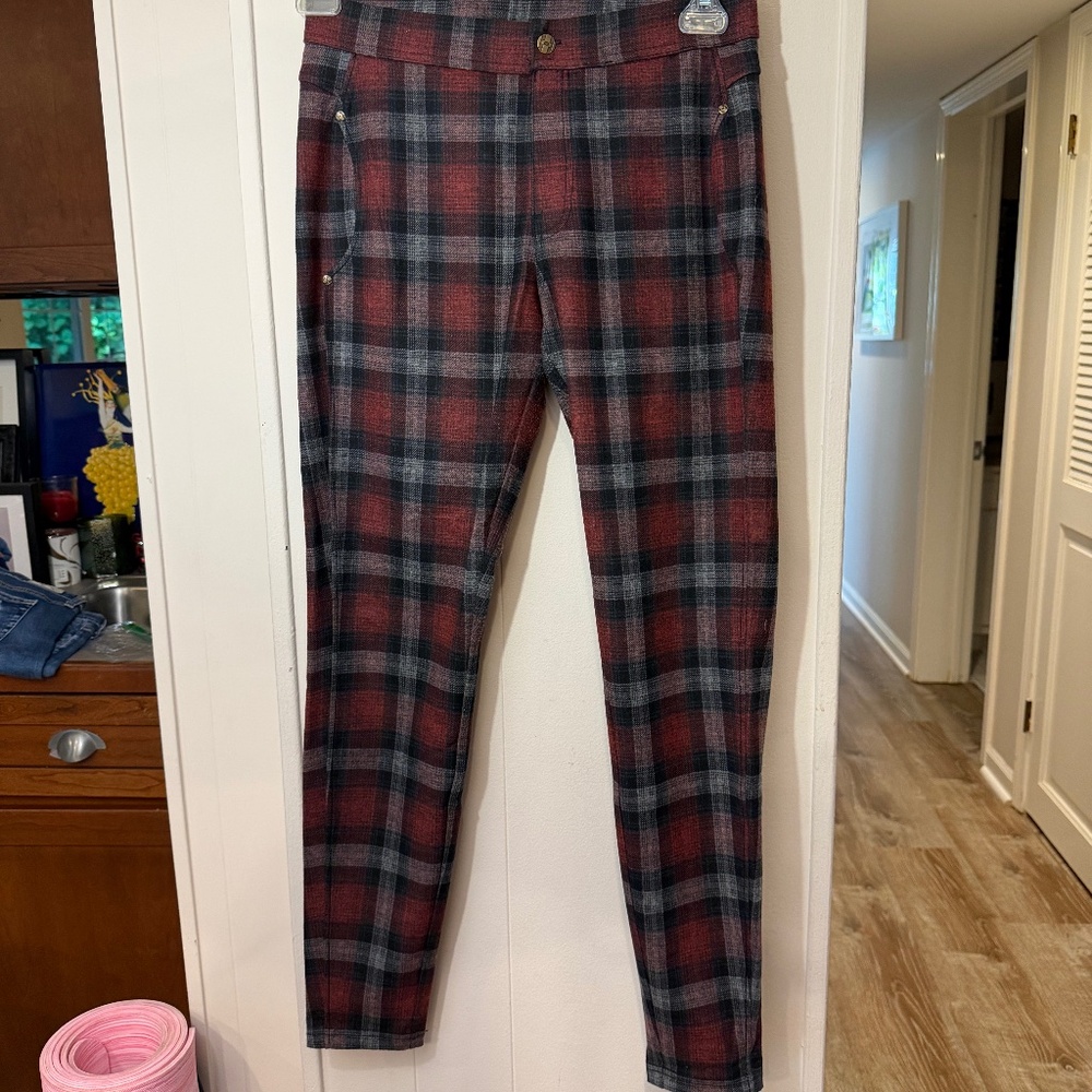Hue - adorable plaid pants/leggings - size M - EUC